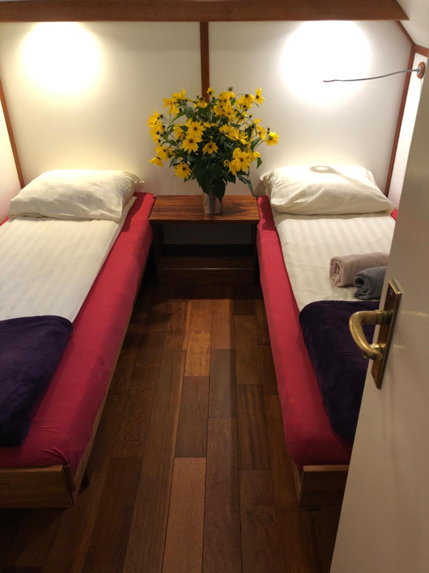 Hotelboot Zwaan Amsterdam Esterno foto
